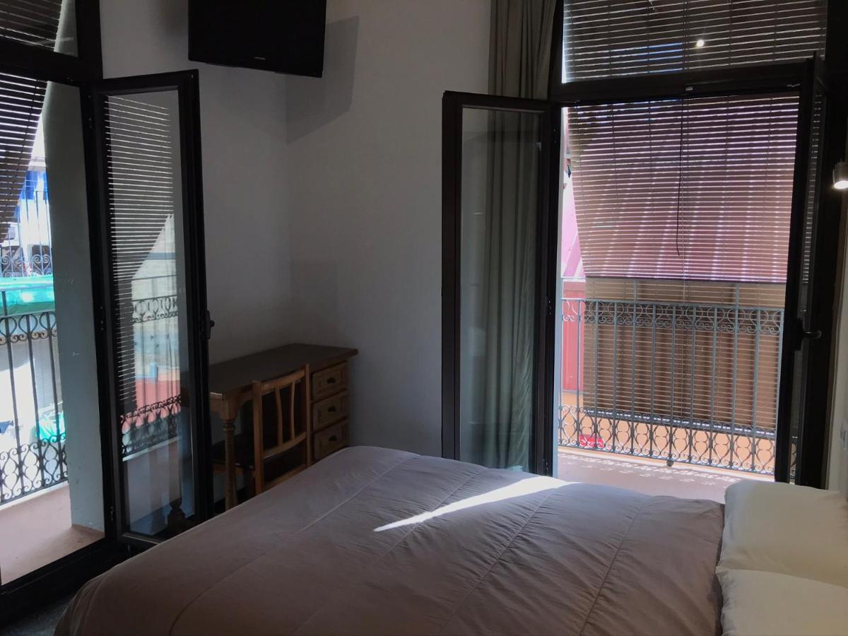 Chambre Double Climatisée avec Salle de Bains Privative