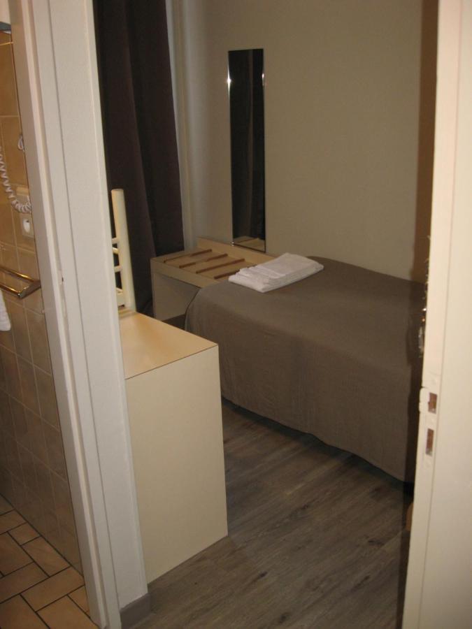 Single Room Private Bathroom,663567636:JPEG