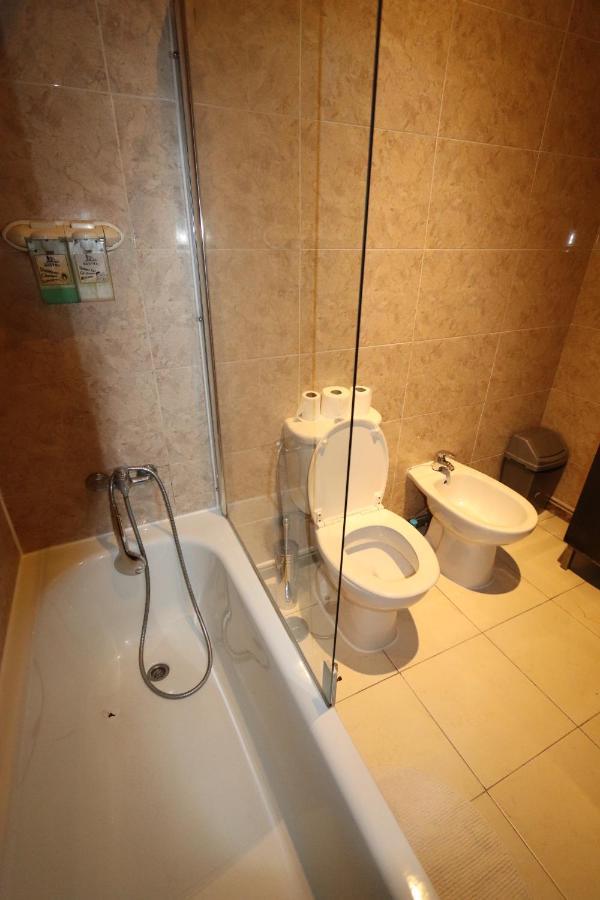 Chambre Double avec Salle de Bains Commune