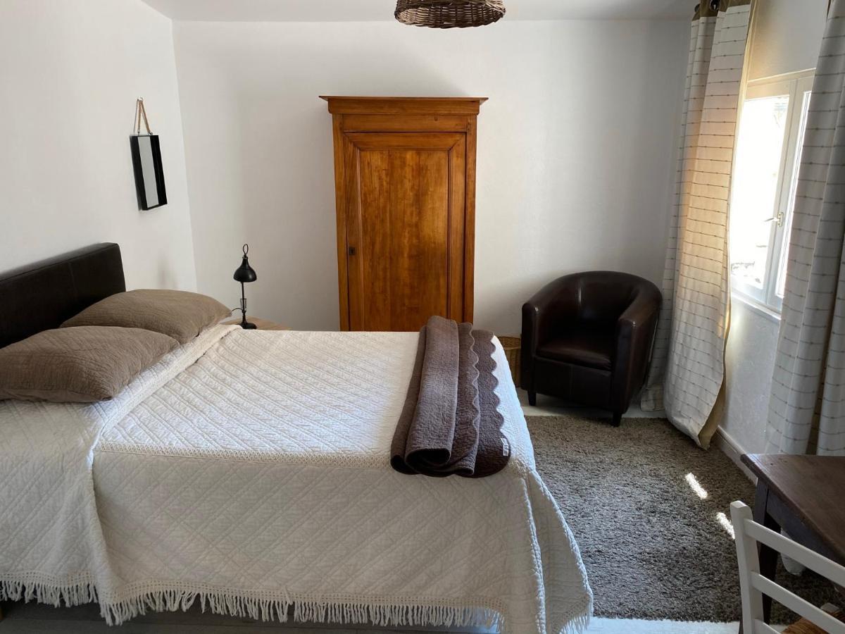 Family Room,1580536683:JPEG