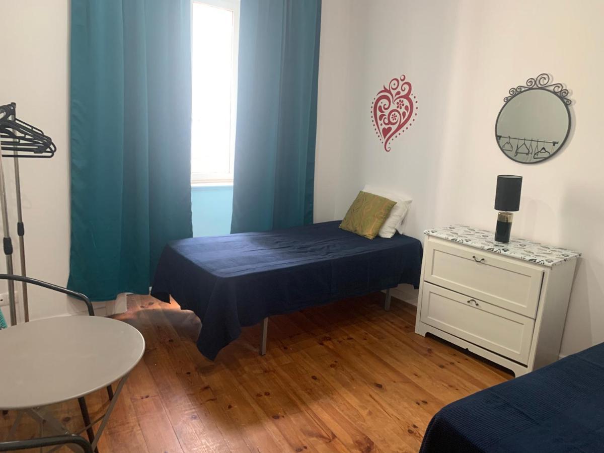 Chambre Double ou Lits Jumeaux avec Salle de Bains Commune