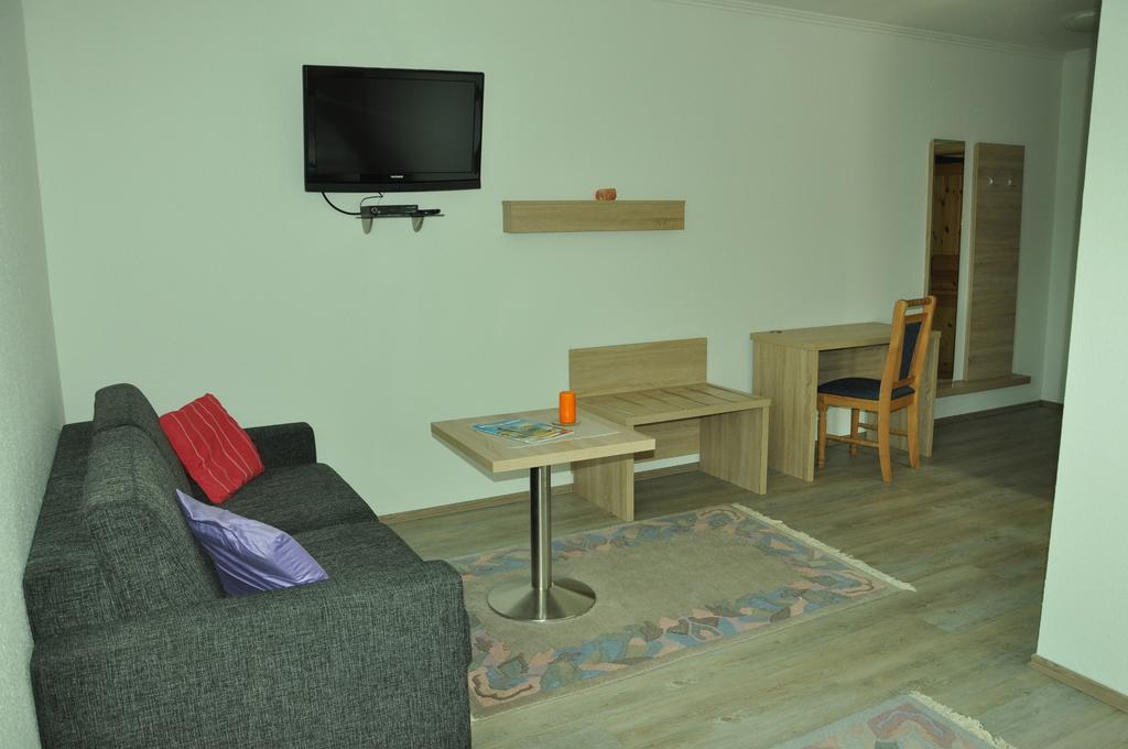 Triple Room,325044109:JPEG