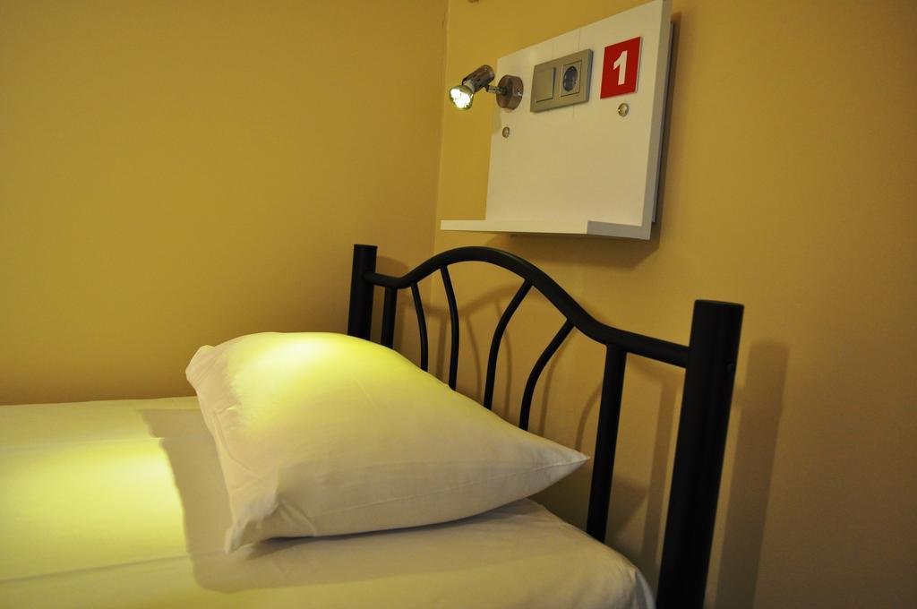 Lit dans Dortoir pour Femmes de 6 Lits