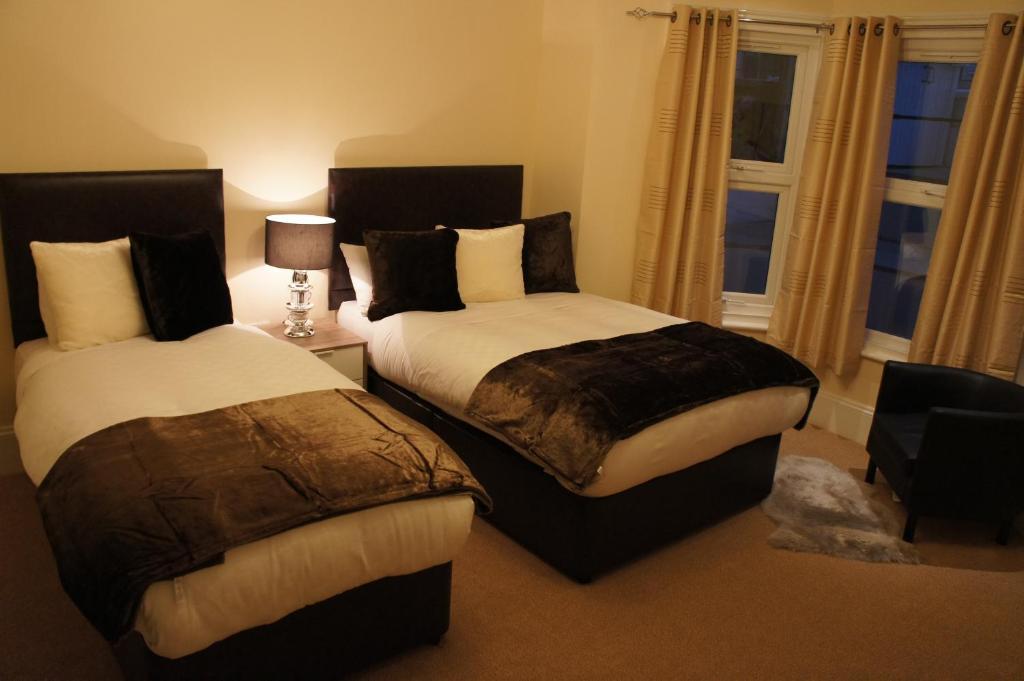 Chambre Triple - Salle de Bains Privative