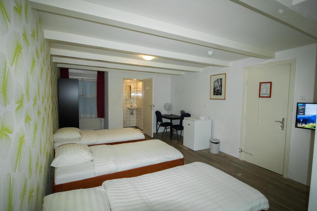 Chambre Quadruple avec Salle de Bains Privative