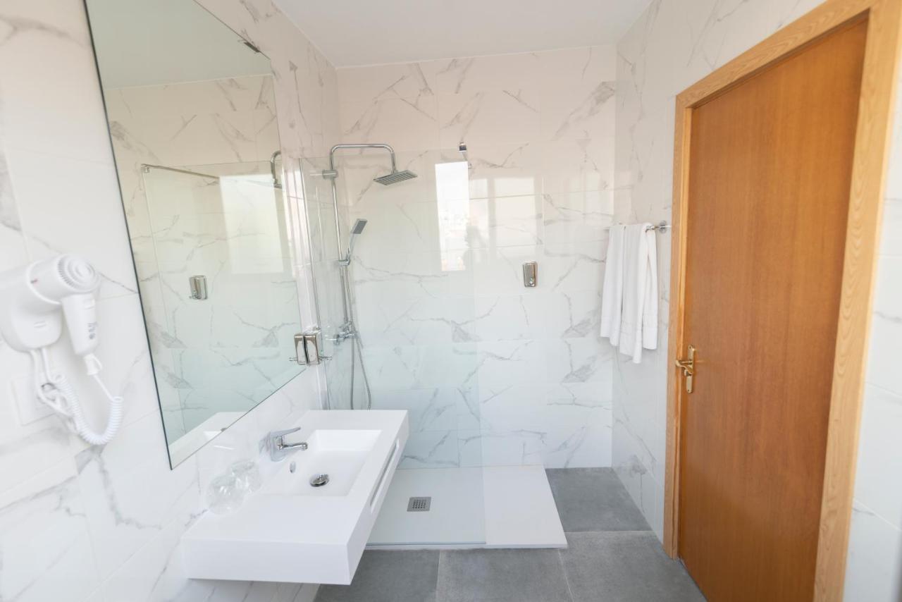 Chambre Double ou Lits Jumeaux avec Terrasse