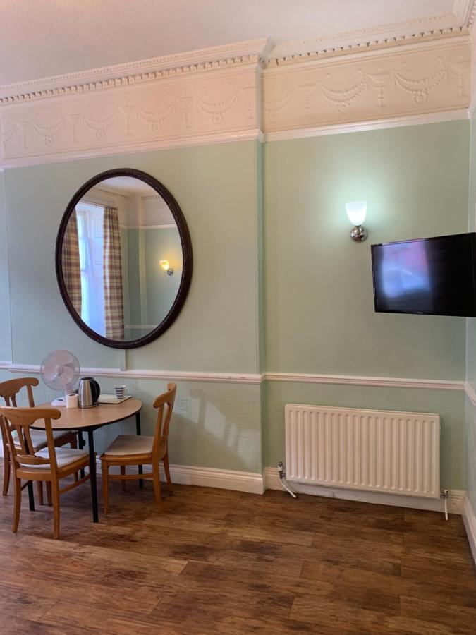 Chambre Lits Jumeaux Standard avec Salle de Bains Commune