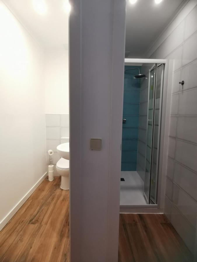 Lit dans Dortoir Féminin de 12 Lits
