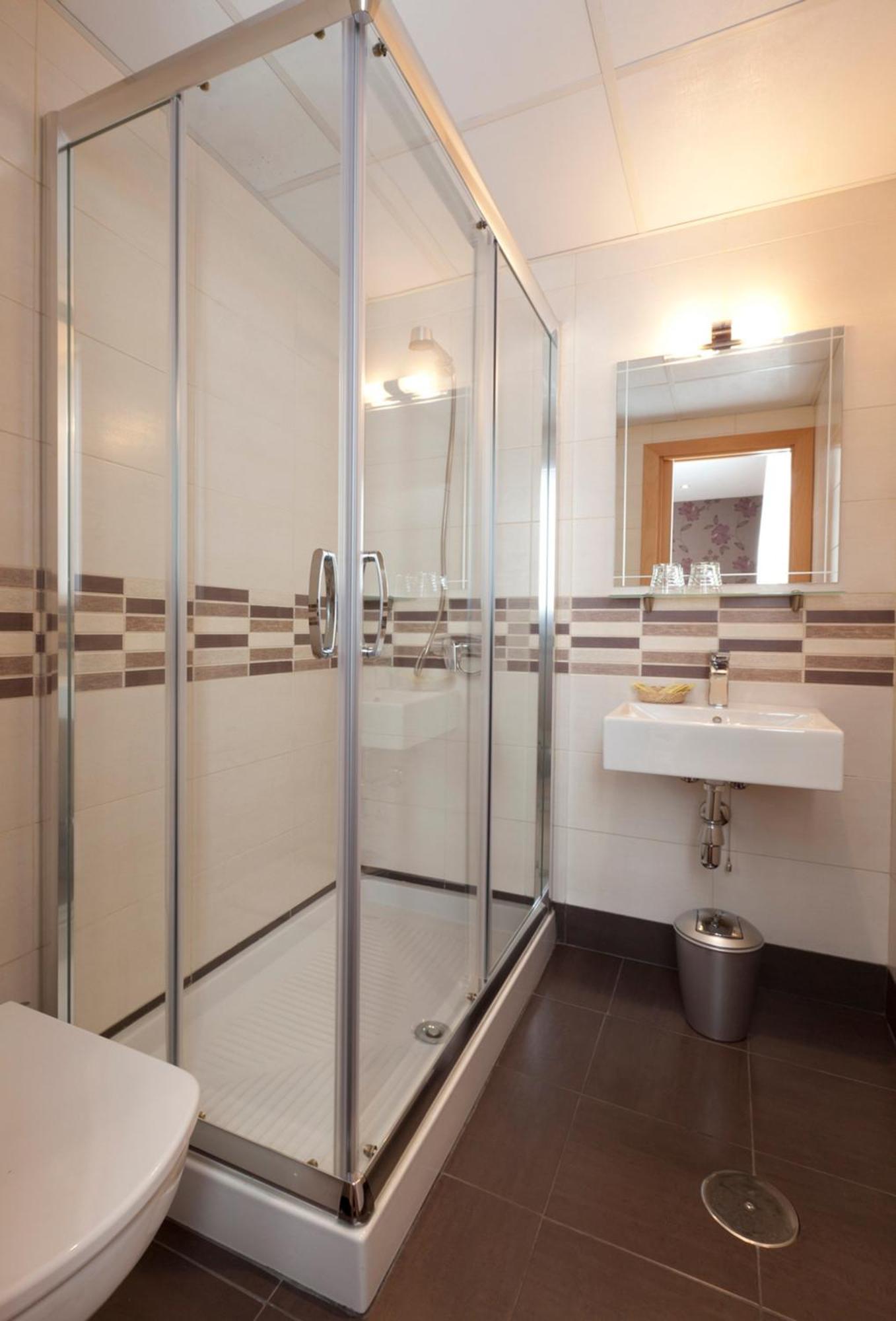 Chambre Double avec Lit d'Appoint (3 Adultes)