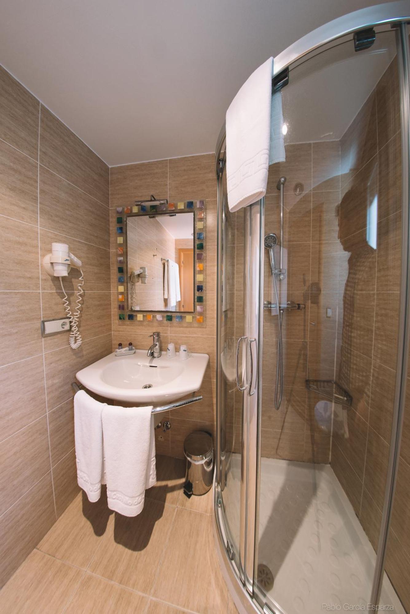 Single Room,1207800841:JPEG