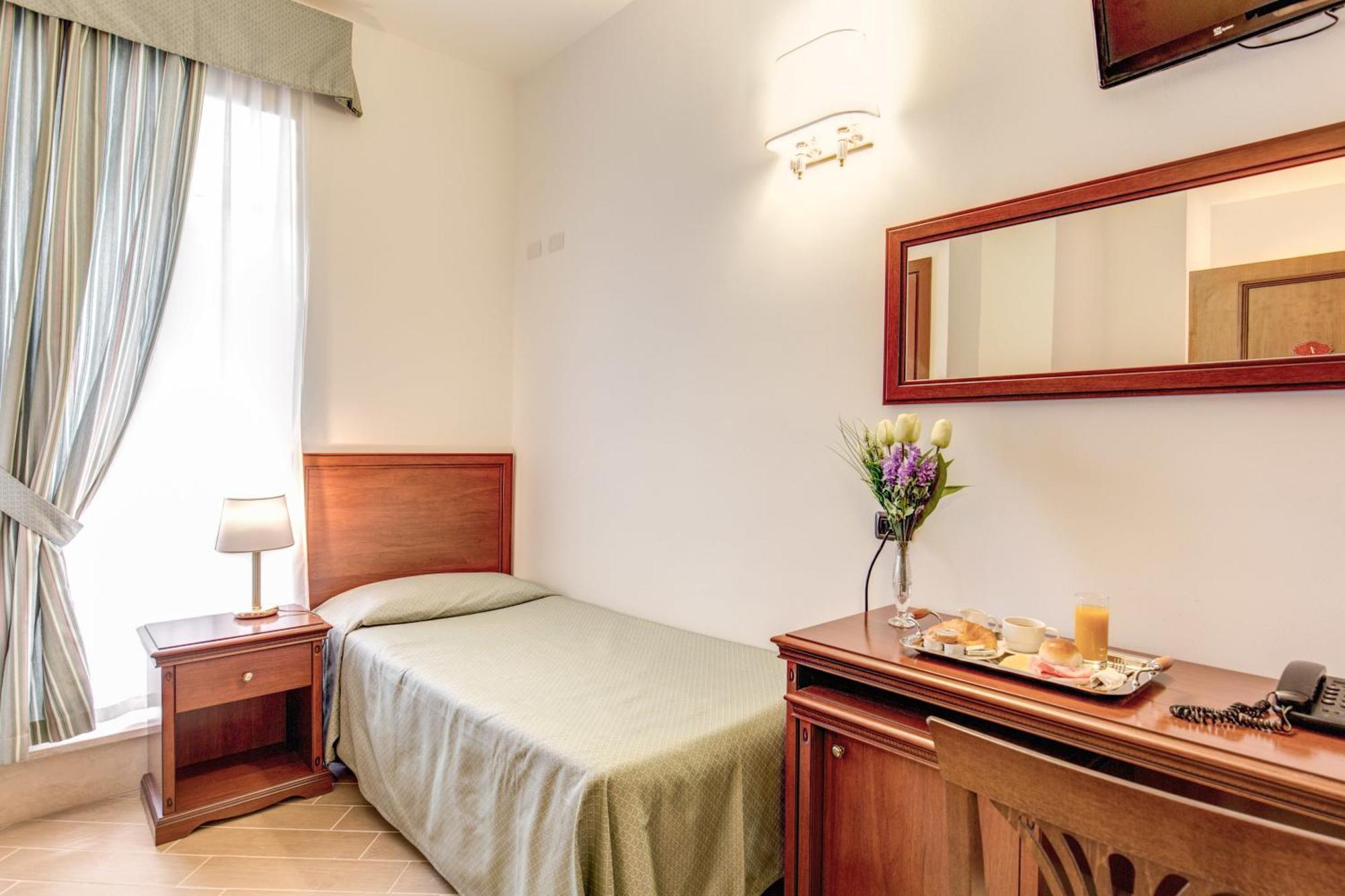 Single Room,1209579244:JPEG