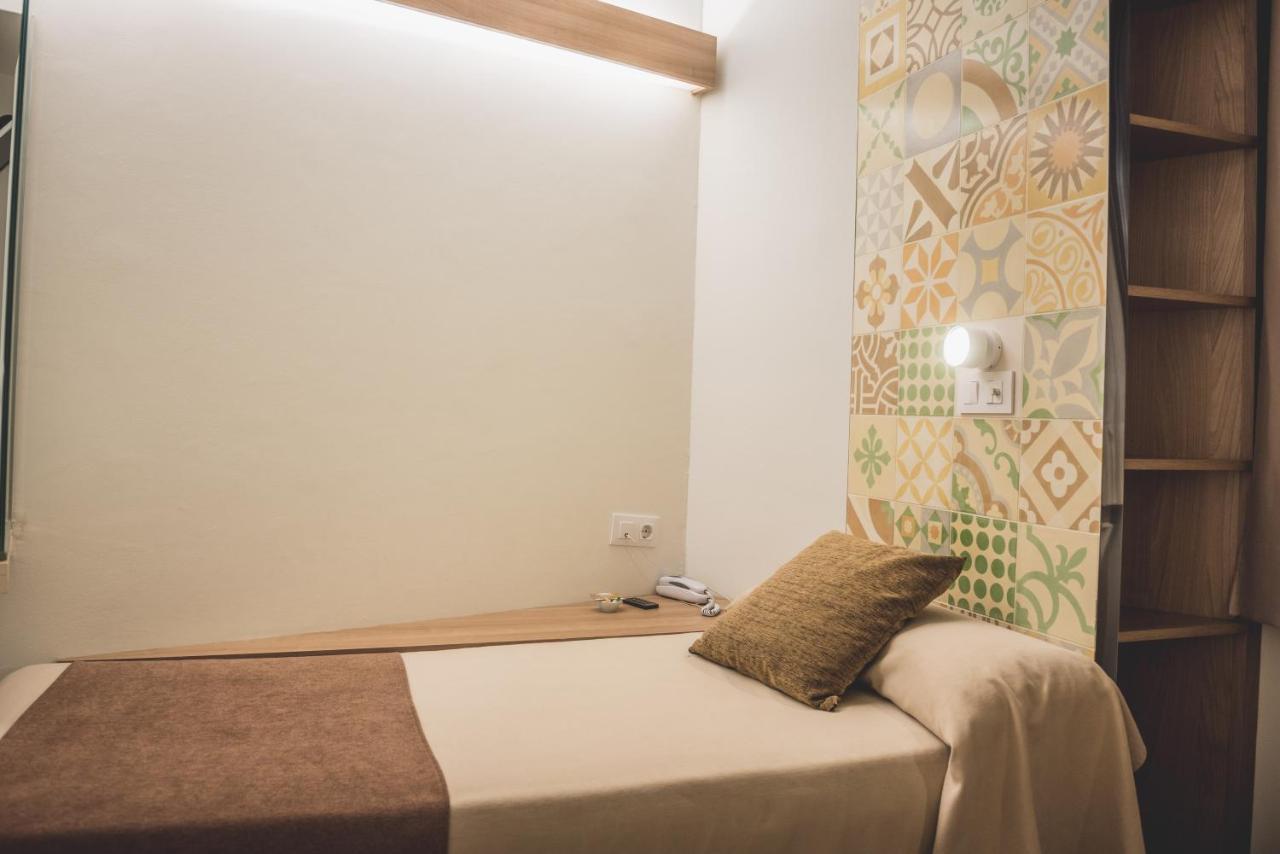 Single Room,38837344:JPEG