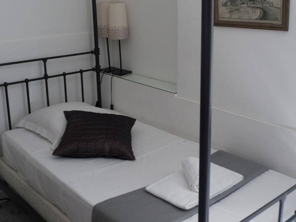 Single Room,1580501039:JPEG