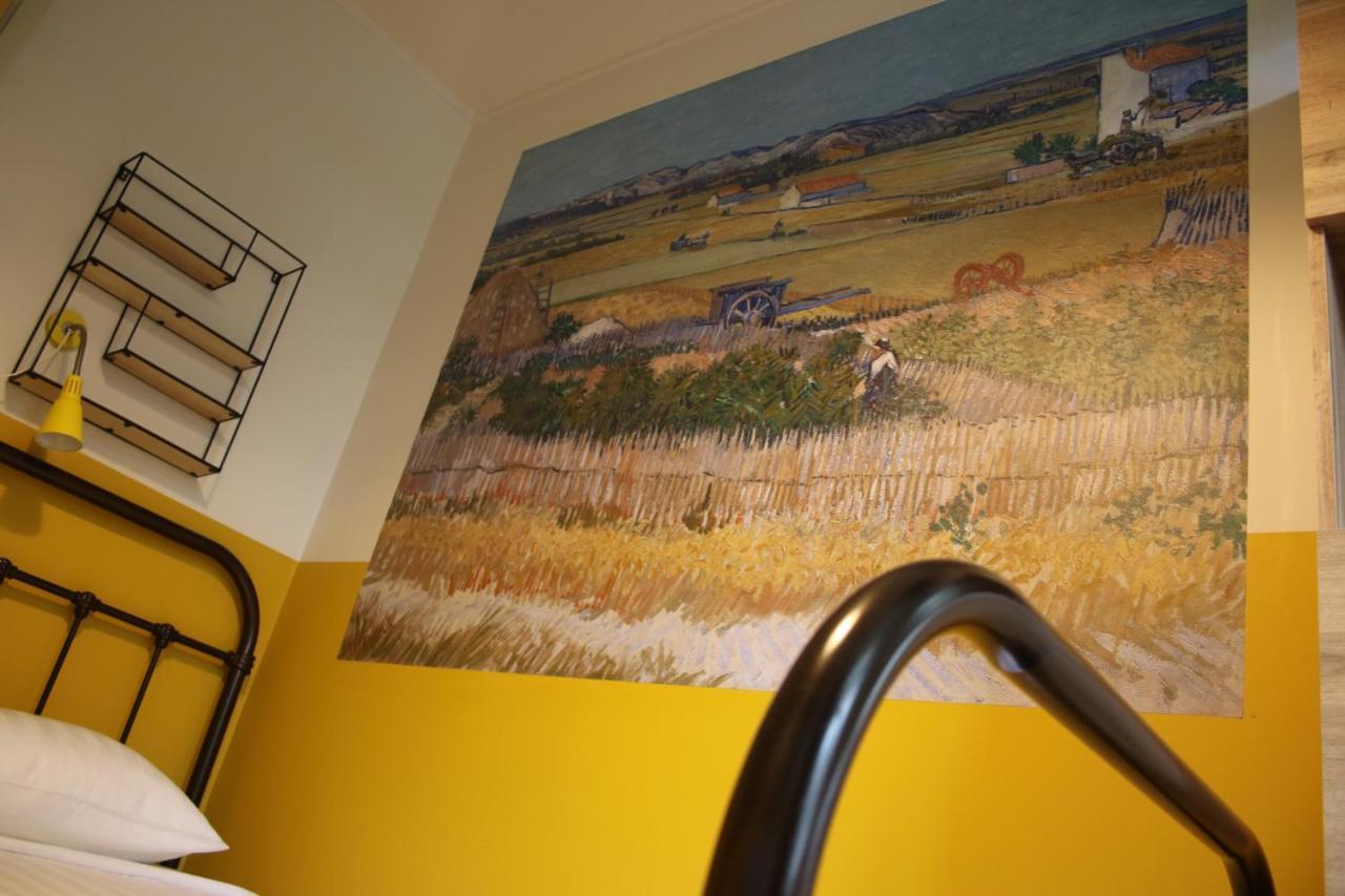 Single Room with Shared Bathroom,1231384940:JPEG