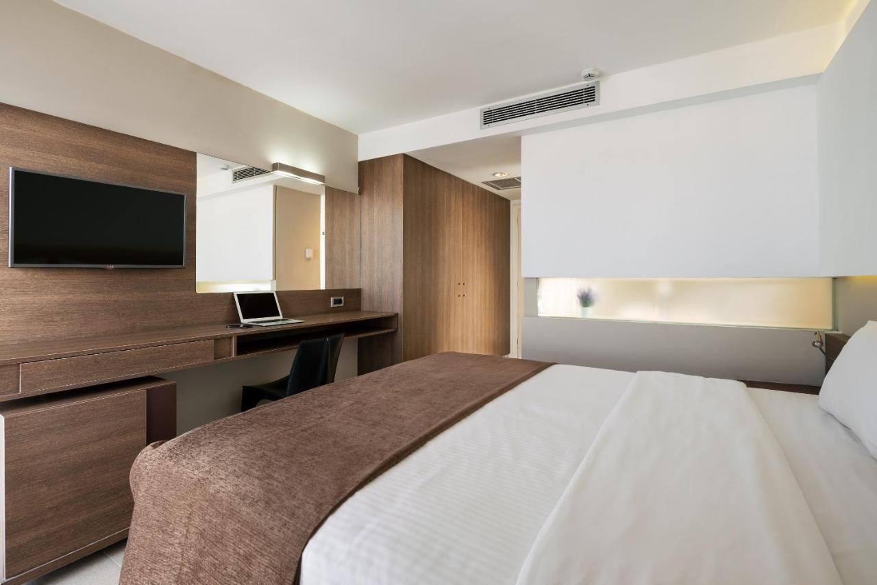 Chambre Double Supérieure - Vue sur Ville