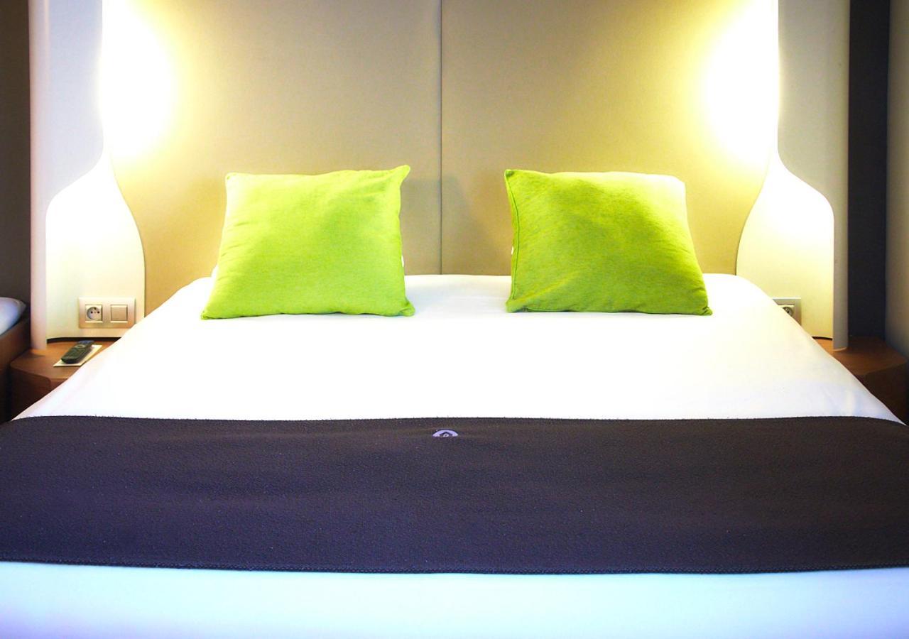 Standard Quadruple Room,1336728968:JPEG