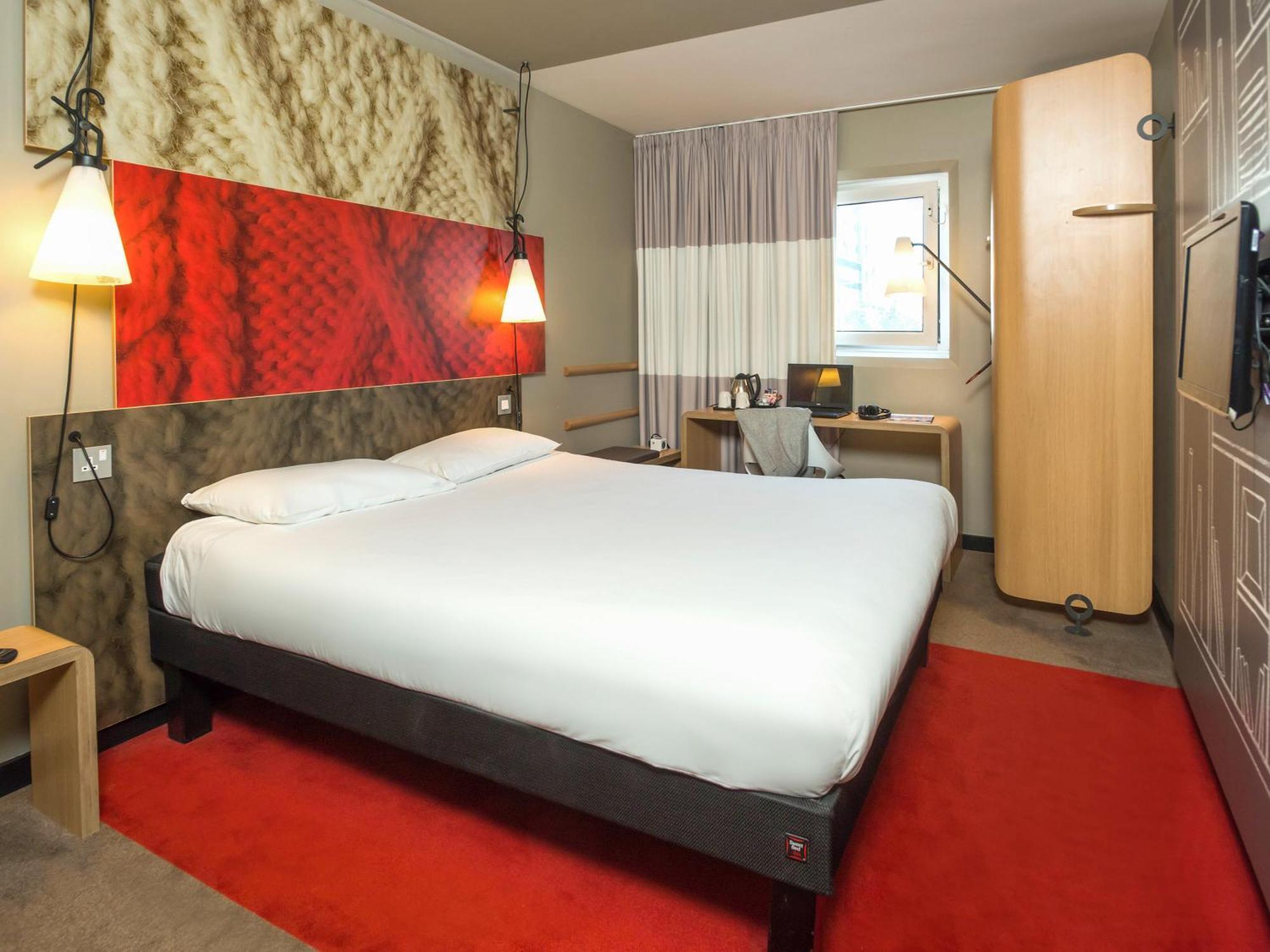 Chambre Double - Accessible aux Personnes à Mobilité Réduite