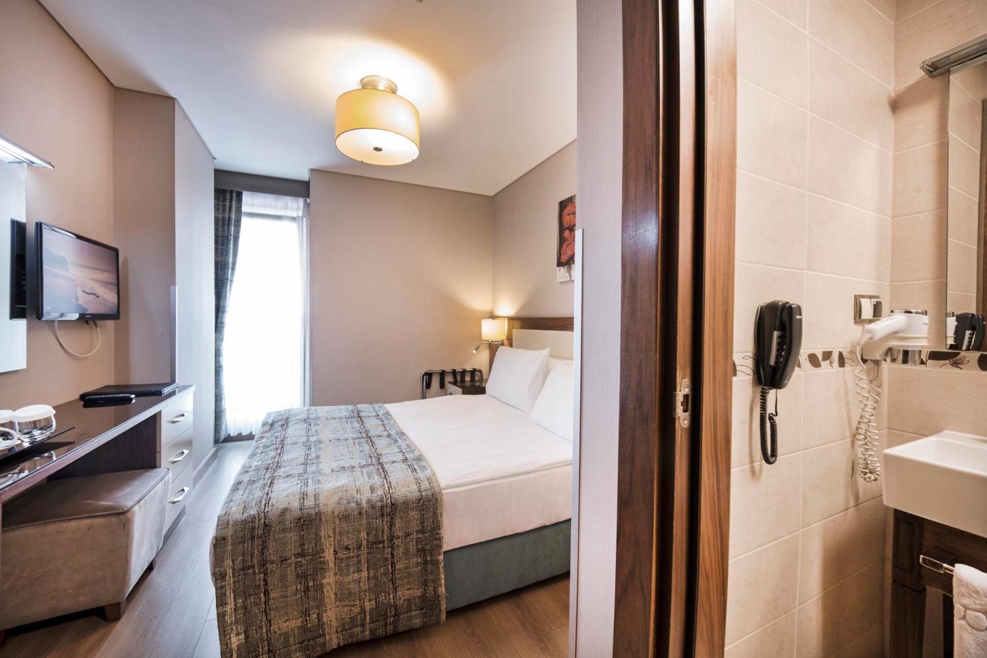 Standard Double Room,1274994997:JPEG