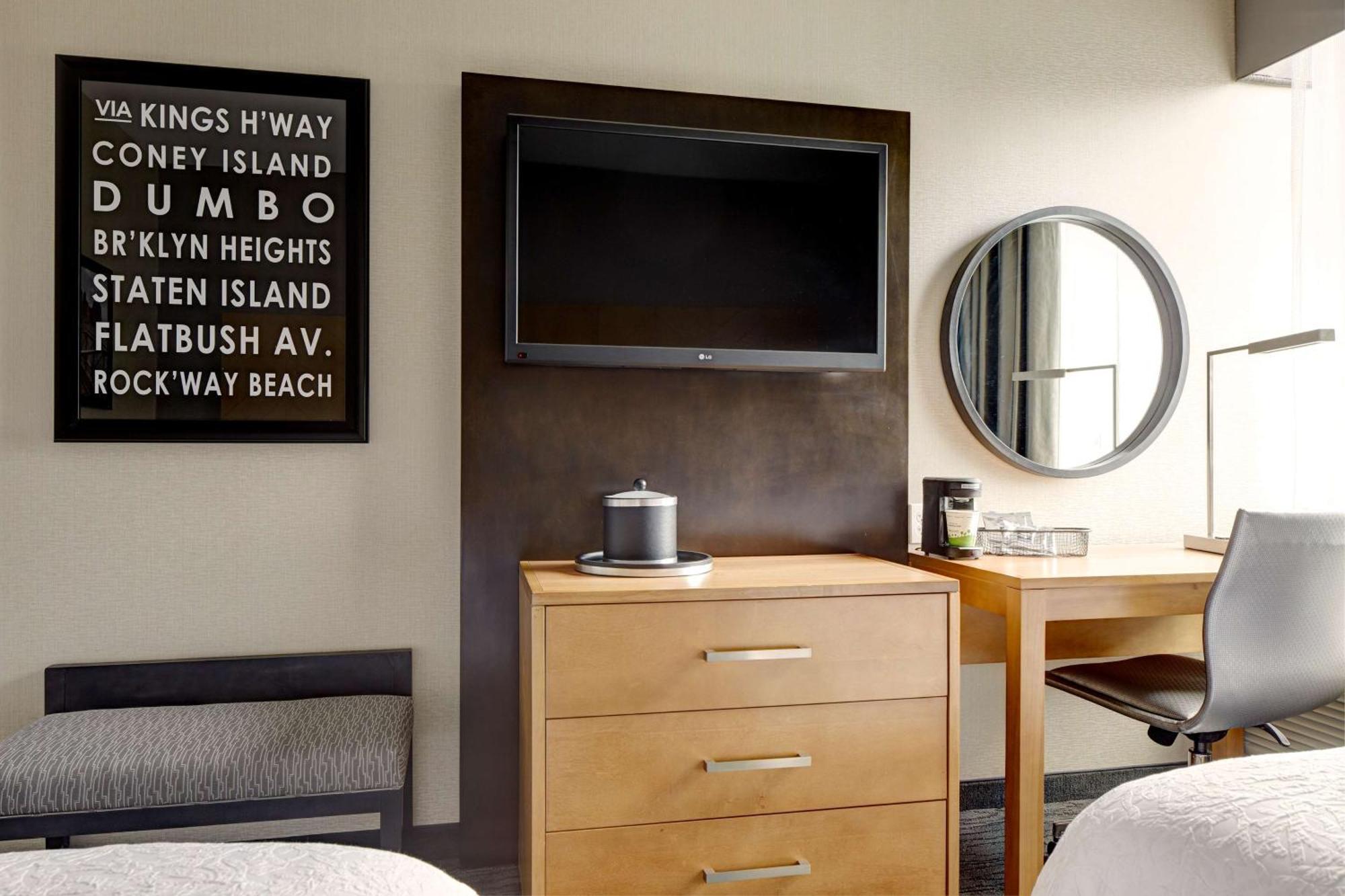 Chambre Double avec 2 Lits Doubles - Accessible aux Personnes Malentendantes/Non-Fumeurs
