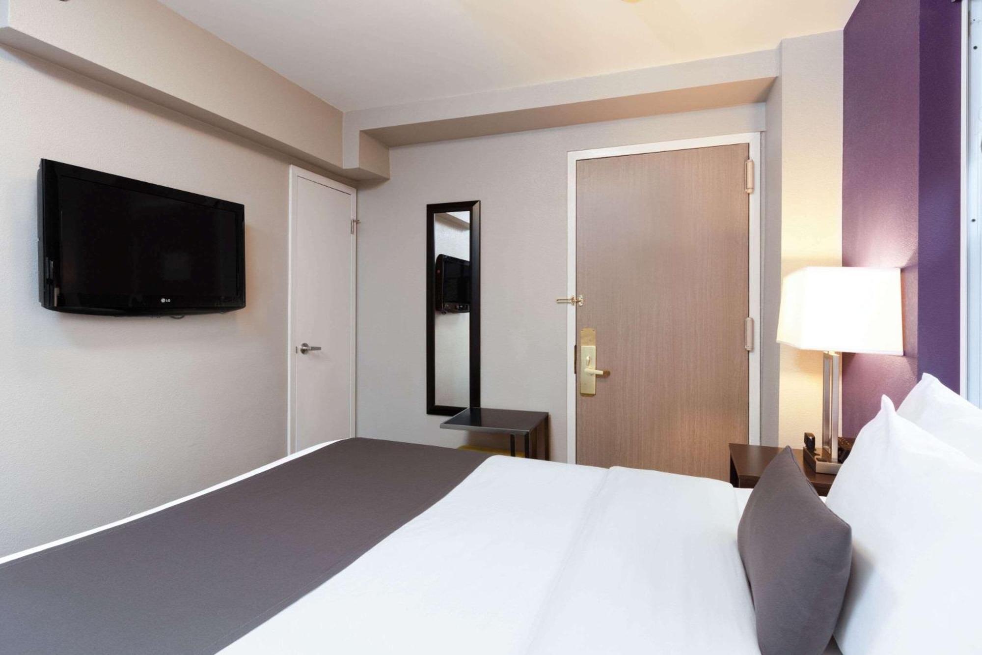 Chambre Lit Queen-Size - Non-Fumeurs