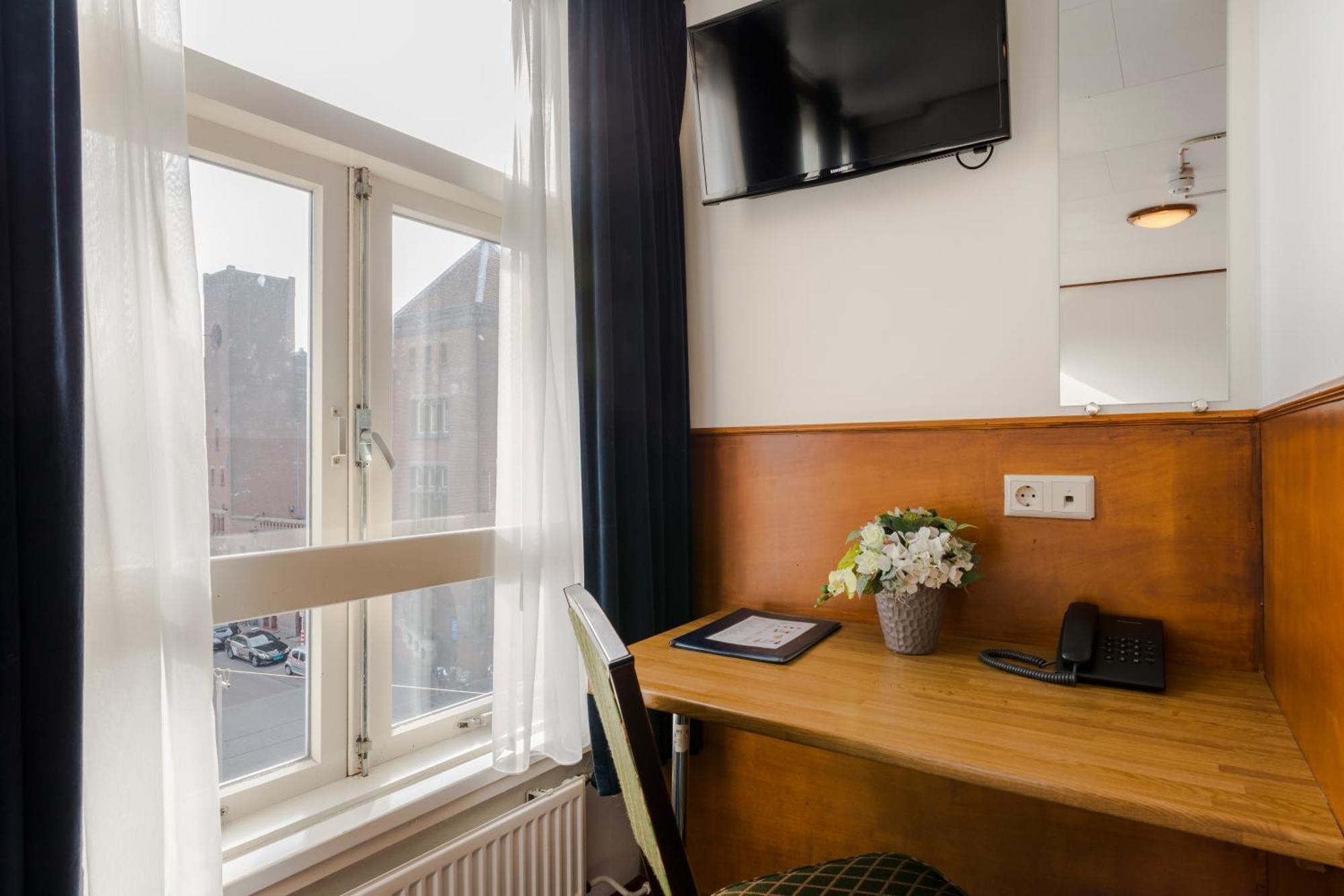 Chambre Lits Jumeaux avec Salle de Bains Privative