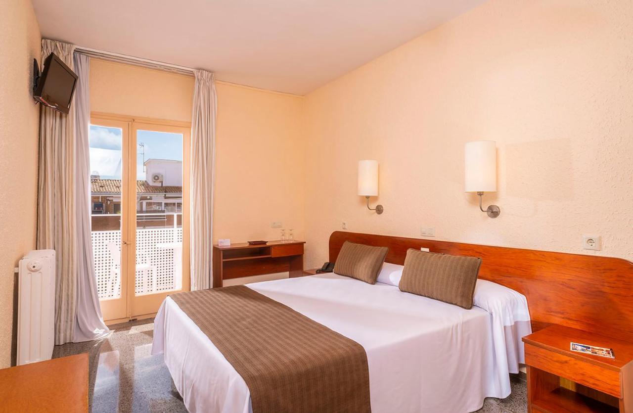 Chambre Double - Vue sur Piscine