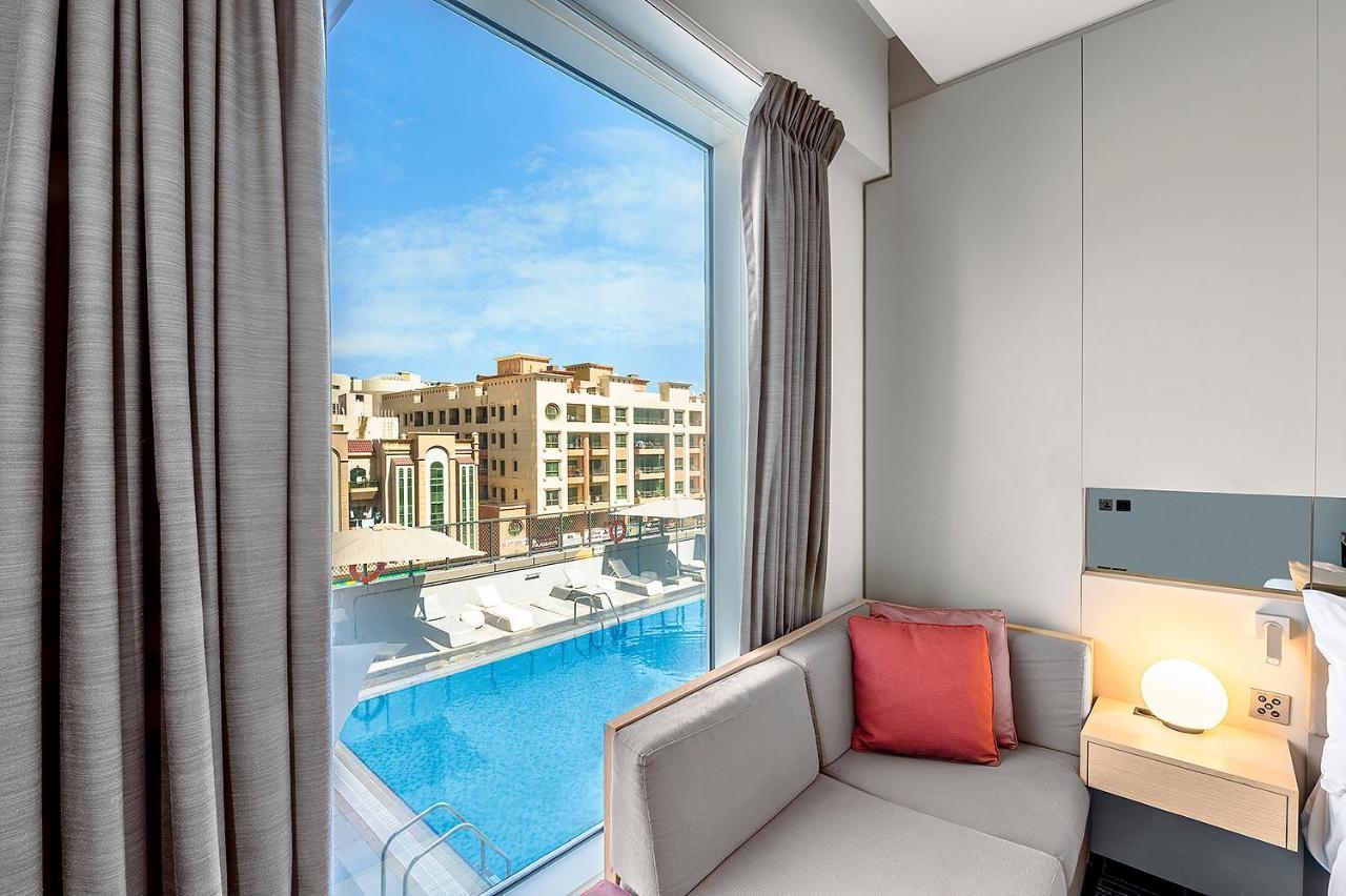 Chambre Lits Jumeaux Urbaine - Vue sur Piscine