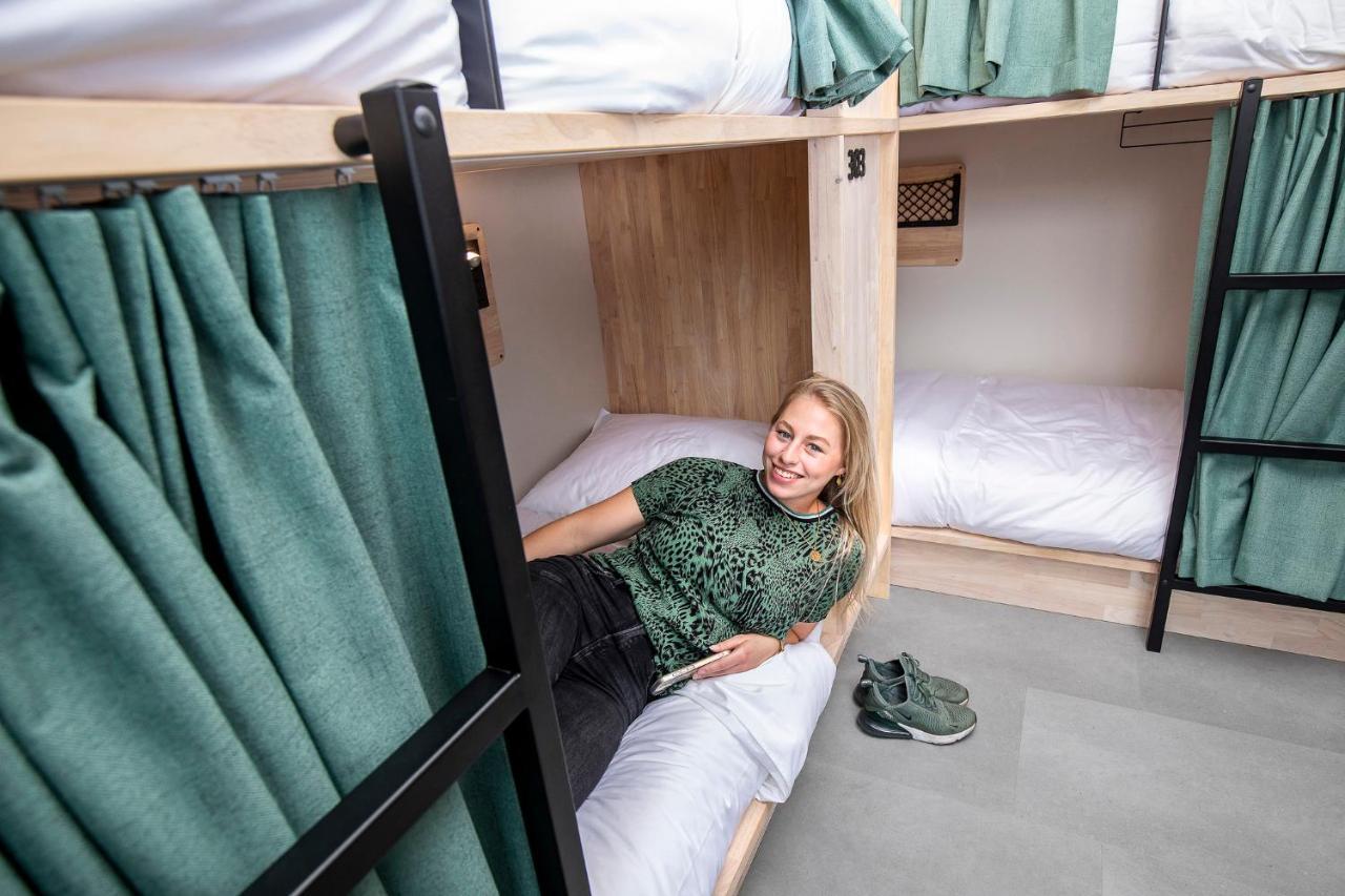 Bunk Bed in 20 Beds Mixed Dormitory Room