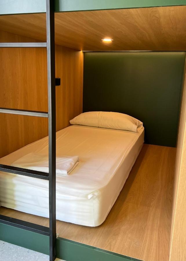 Lit dans Dortoir Mixte de 10 Lits avec Lavabo