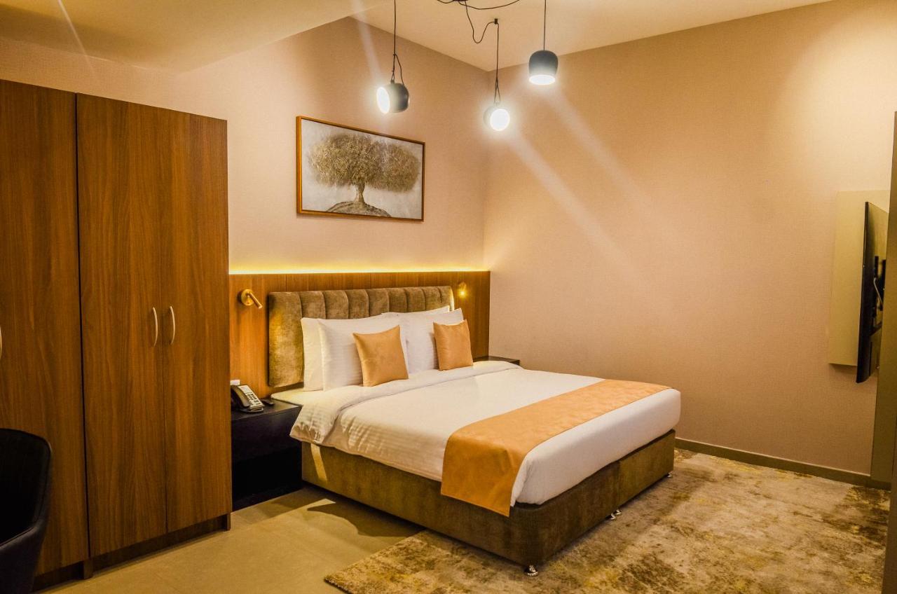 Chambre Lit King-Size Deluxe - Non-Fumeurs