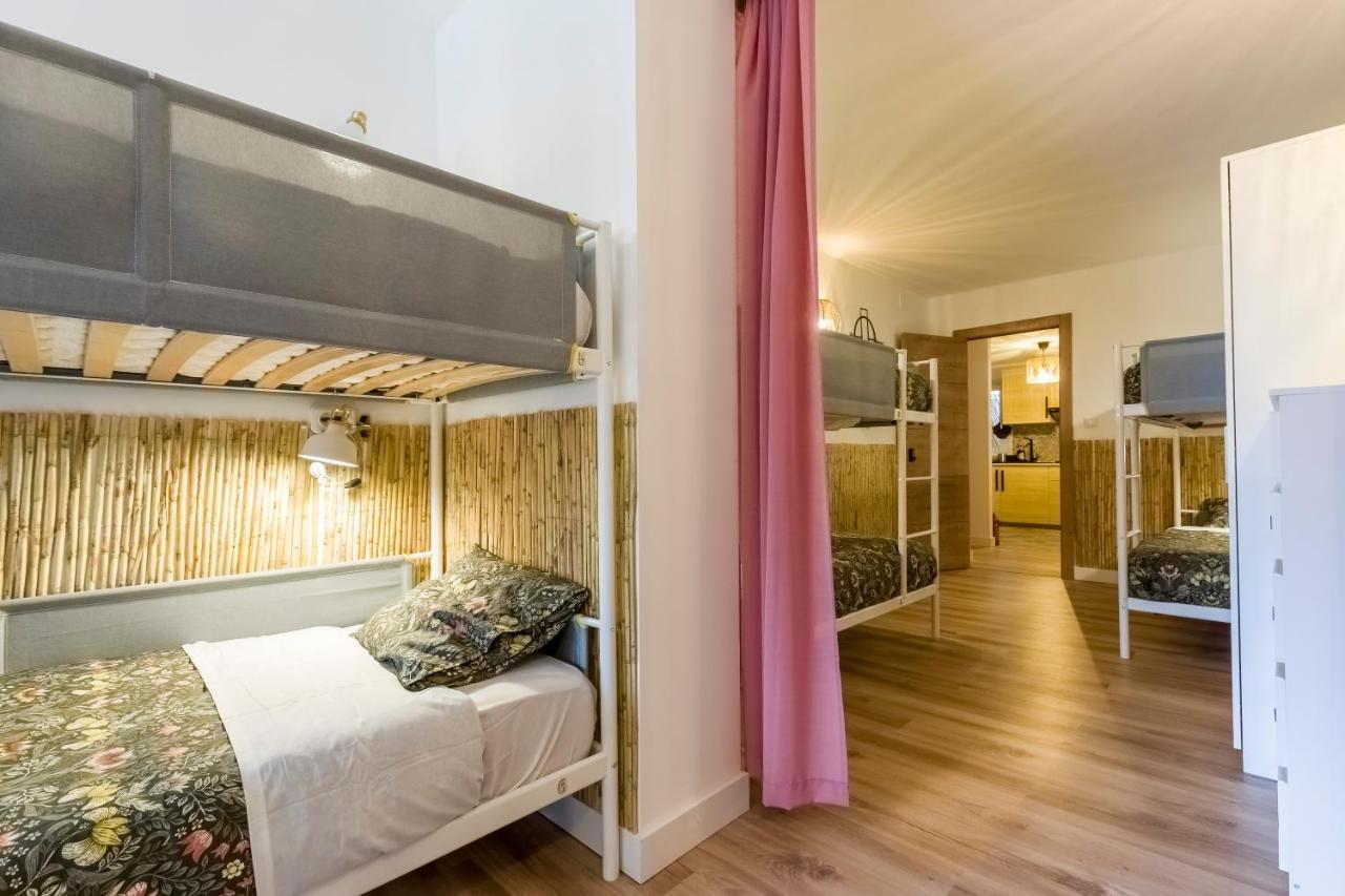 Lit Simple dans Dortoir de 10 Lits