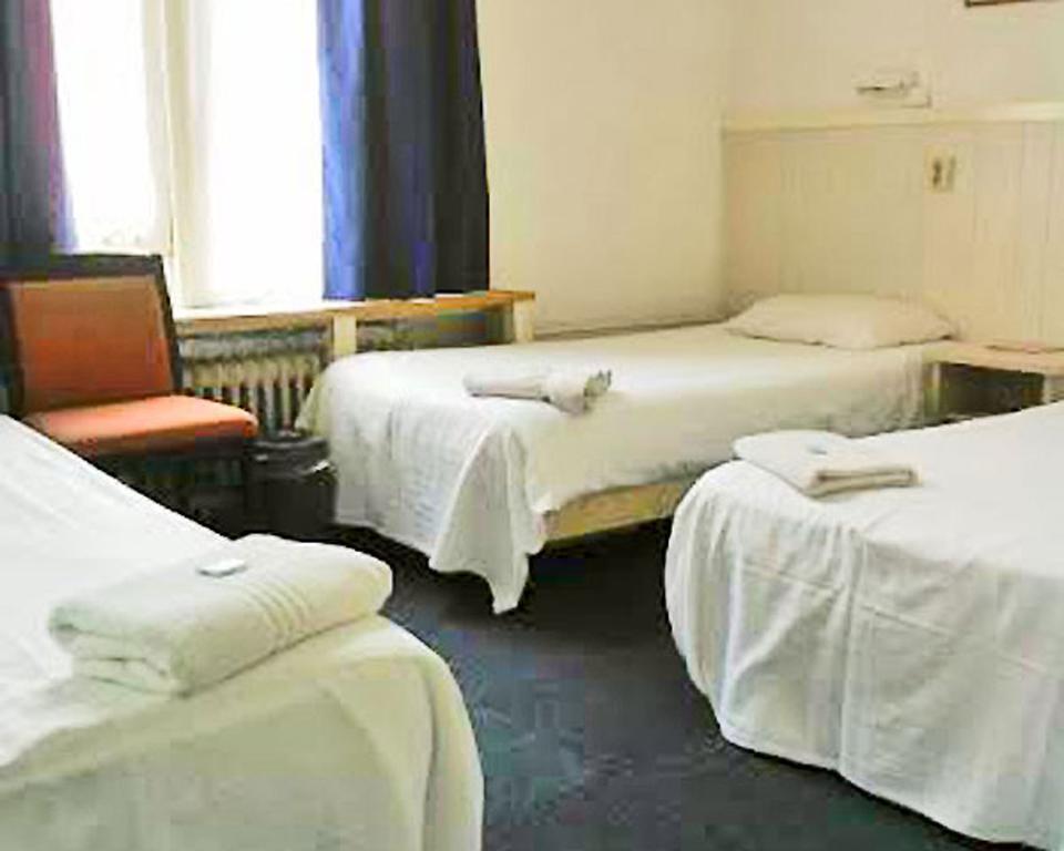 Chambre Triple avec Salle de Bains Privative