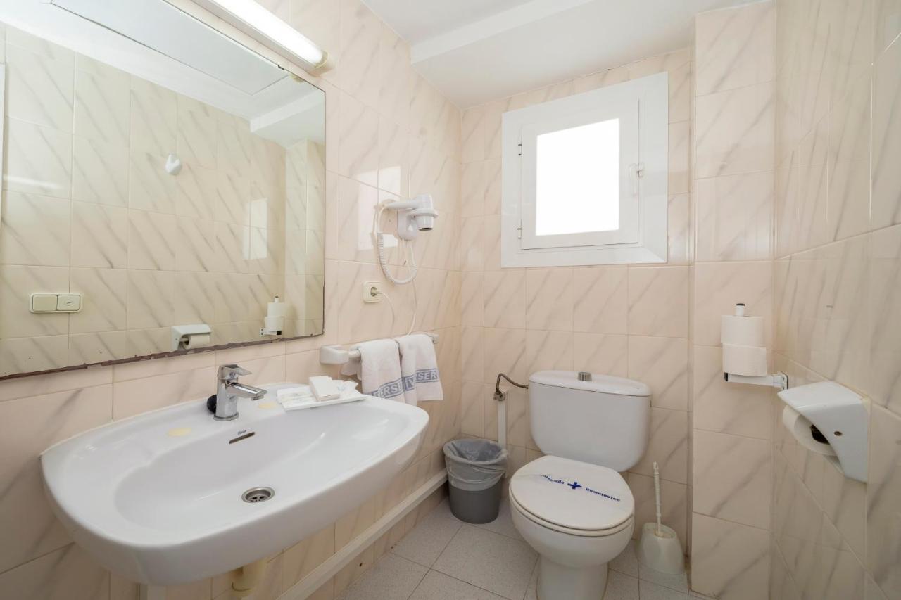 Budget Twin Room,700249759:JPEG