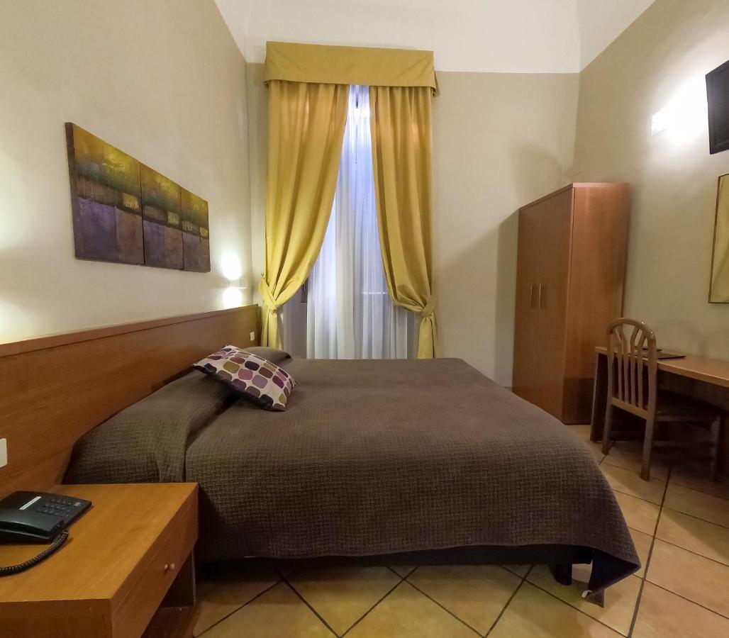 Chambre Double ou Lits Jumeaux avec Salle de Bains Commune