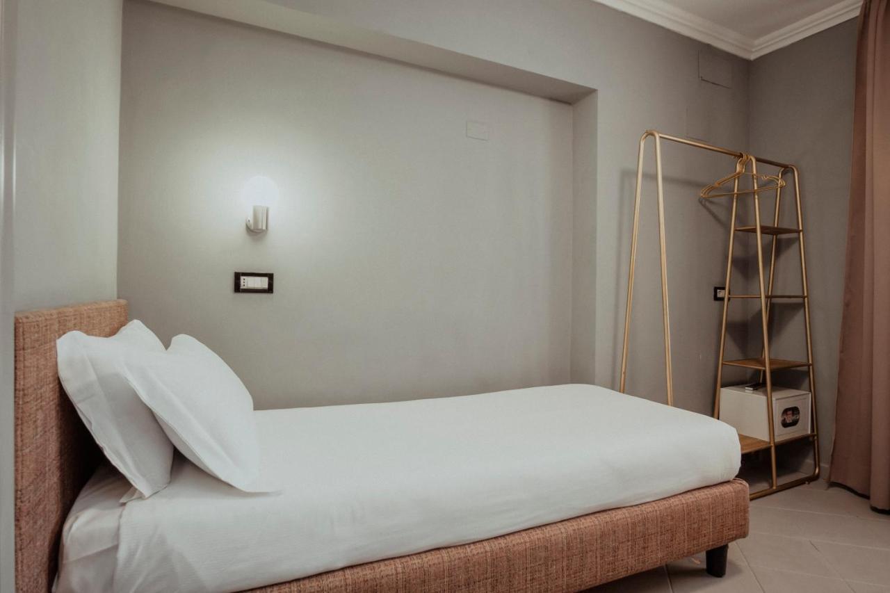 Single Room,1363456379:JPEG