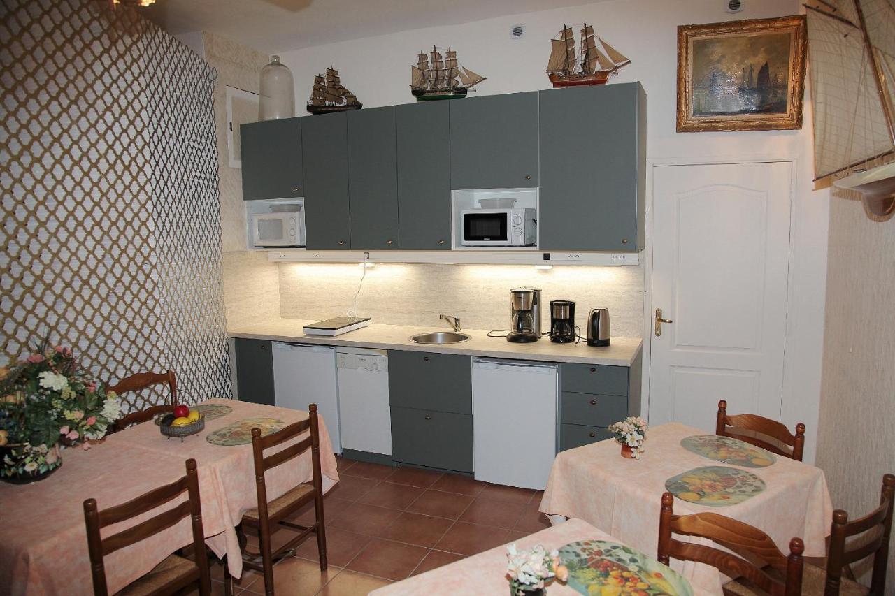 Chambre Triple avec Salle de Bains Privative