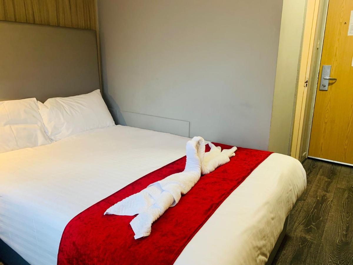 Double Room,1364956742:JPEG