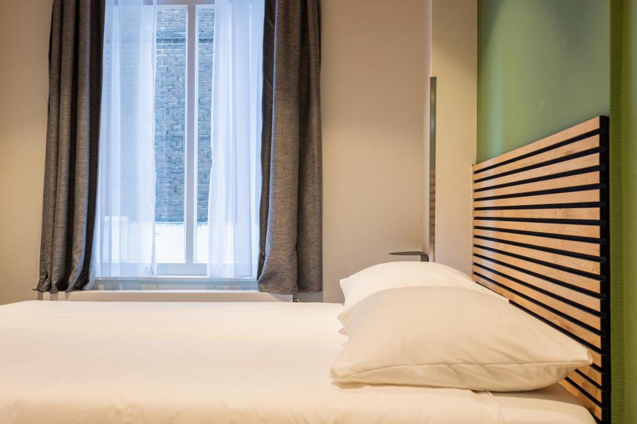 Small Double Room,1349242448:JPEG
