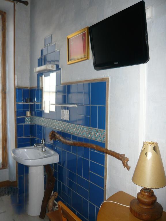 Chambre Lits Jumeaux avec Salle de Bains Commune