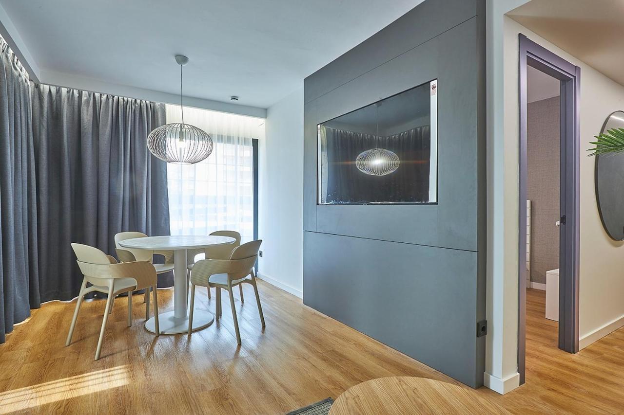 One-Bedroom Apartment,1406333825:JPEG