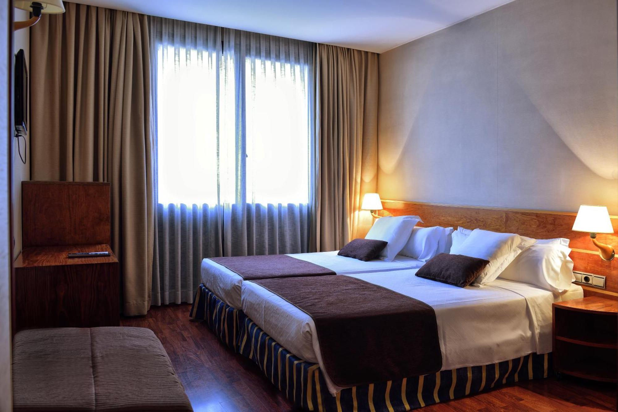 Double or Twin Room,239590285:JPEG