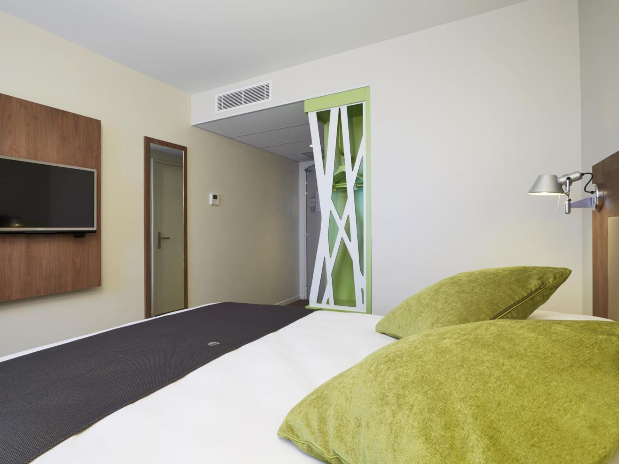 Standard Double Room,109369356:JPEG