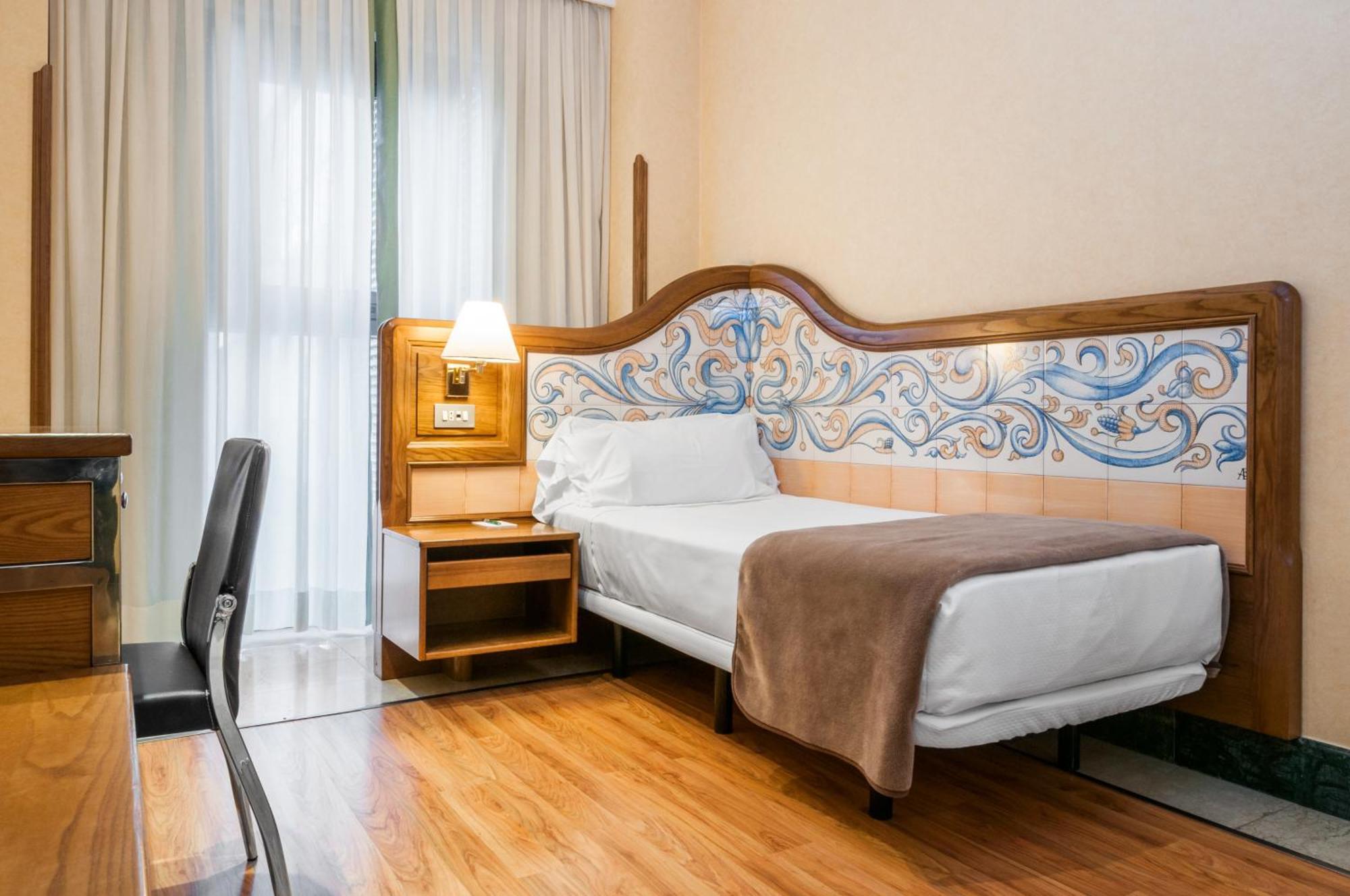 Single Room,1443929641:JPEG