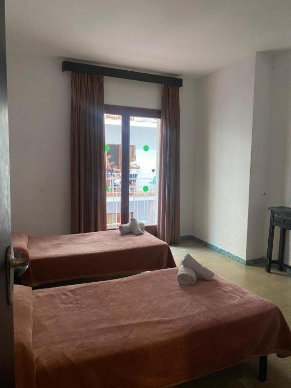 Double Room Pool View,964091332:JPEG