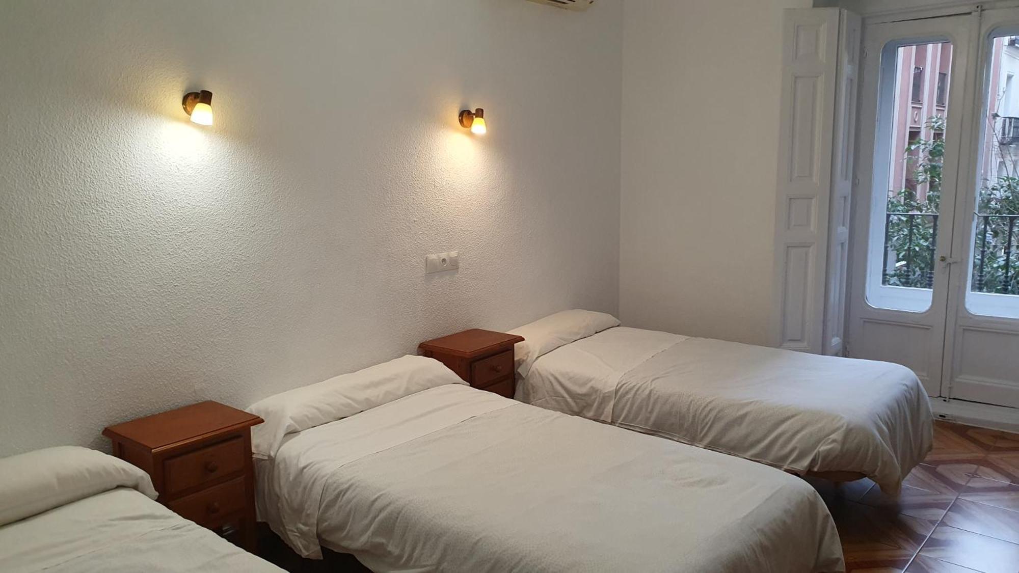 Chambre Triple avec Salle de Bains Privative