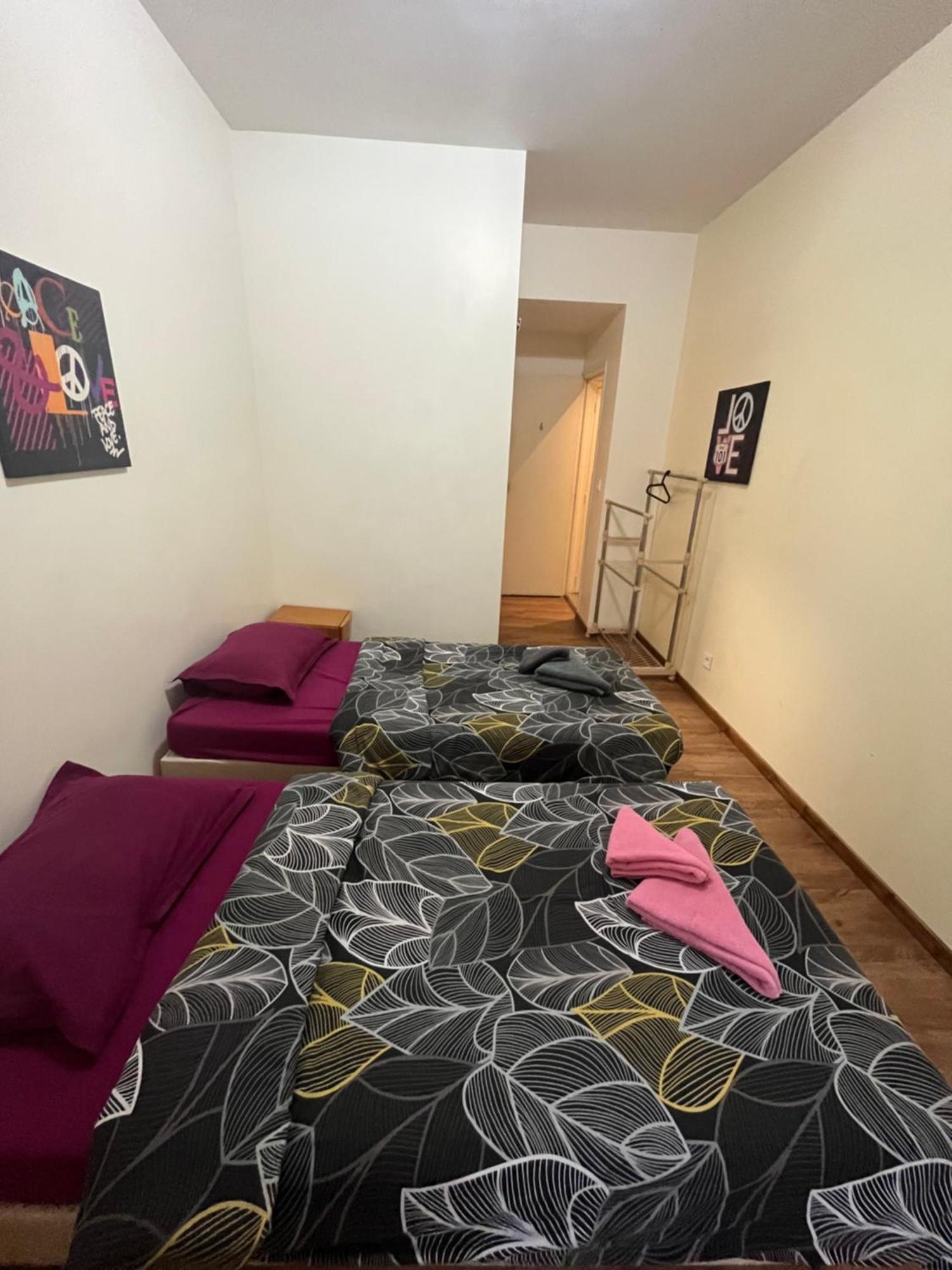 Twin Room,1499387692:JPEG