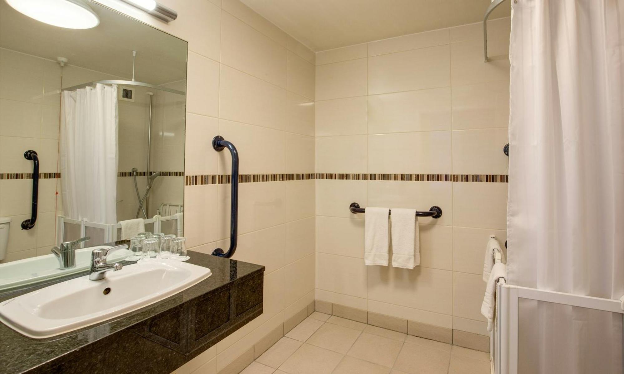 Family Room,1504891315:JPEG