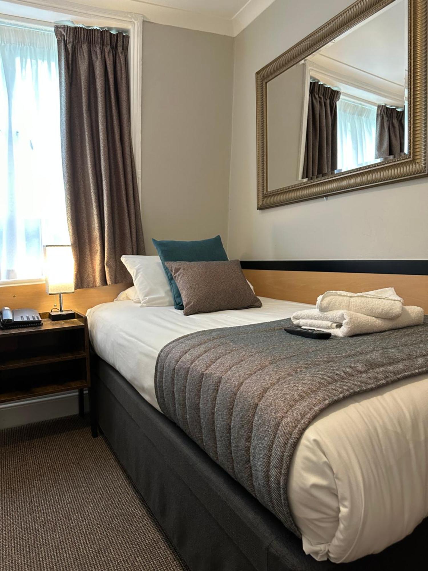 Single Room,1664648852:JPEG