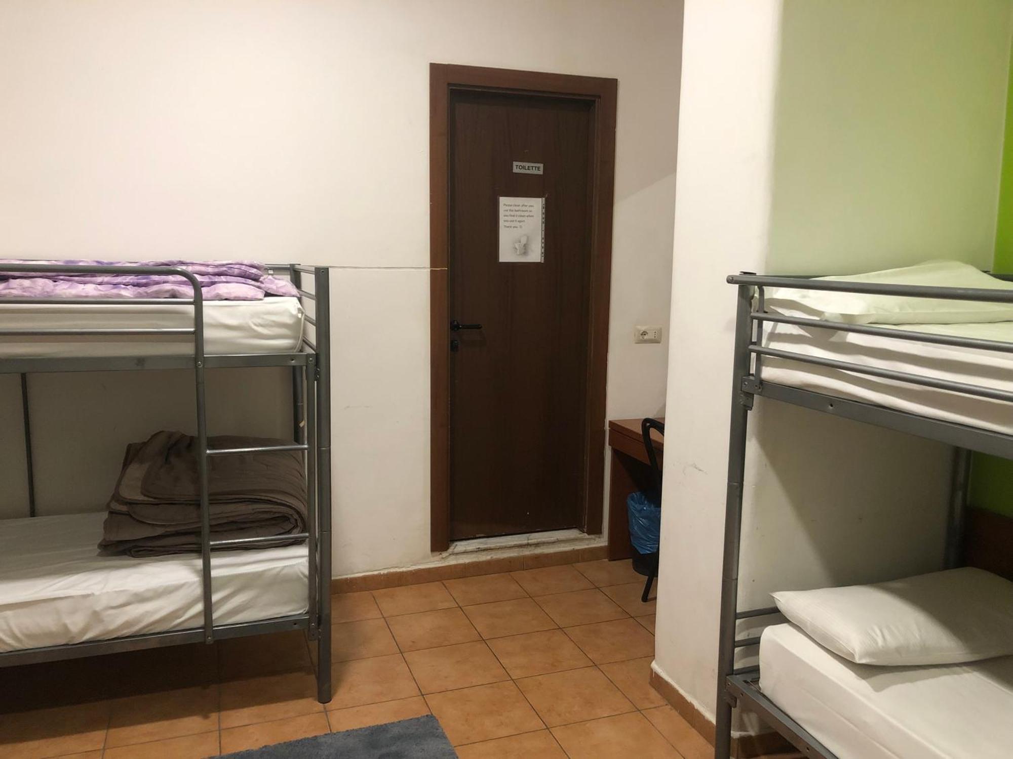 Chambre Quadruple avec Salle de Bains
