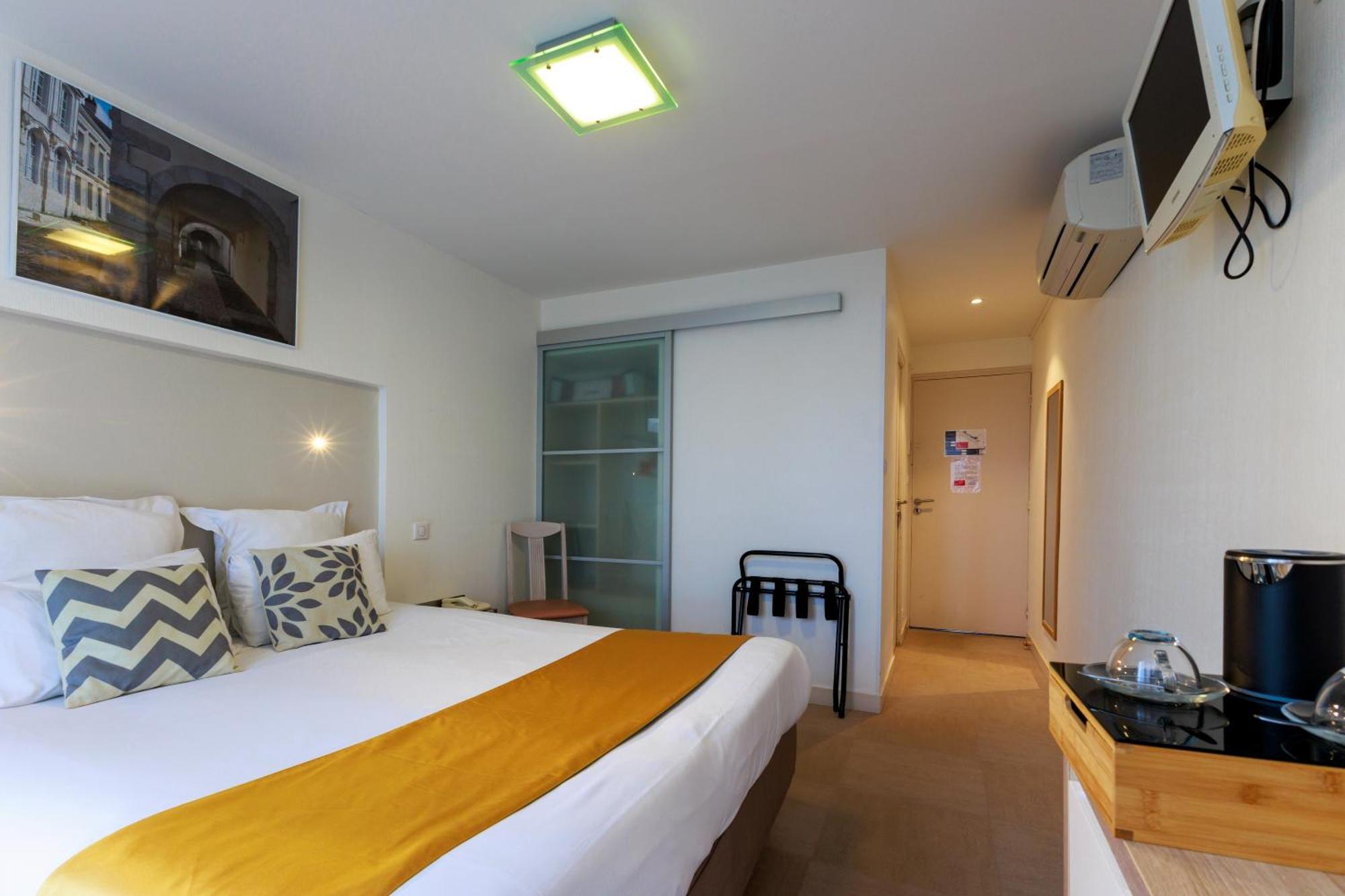 Deluxe Double Room Balcony,1641744960:JPEG